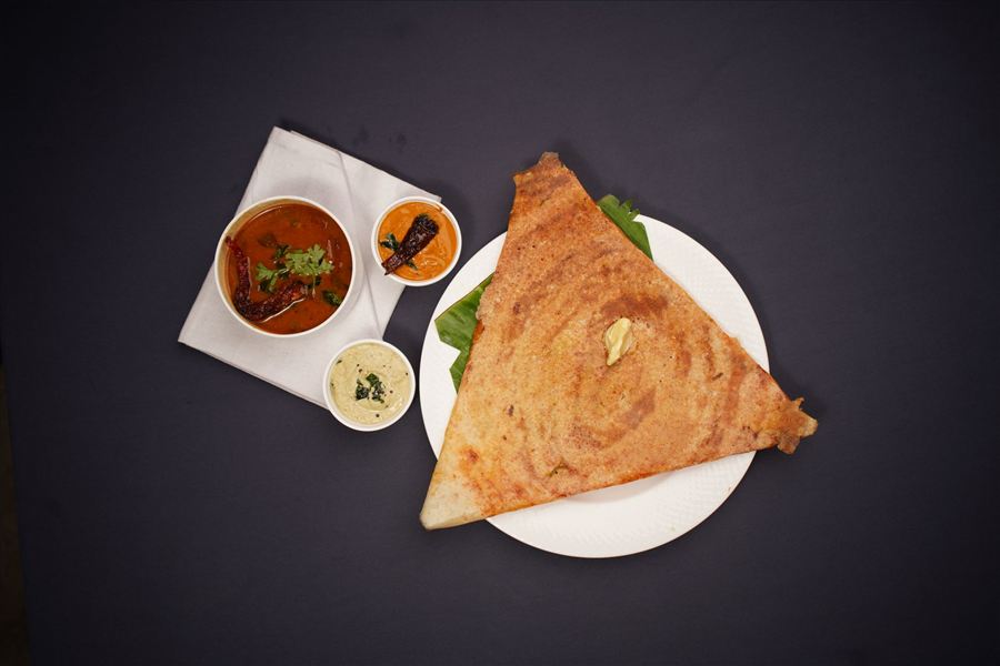 Masala dosa with chutney